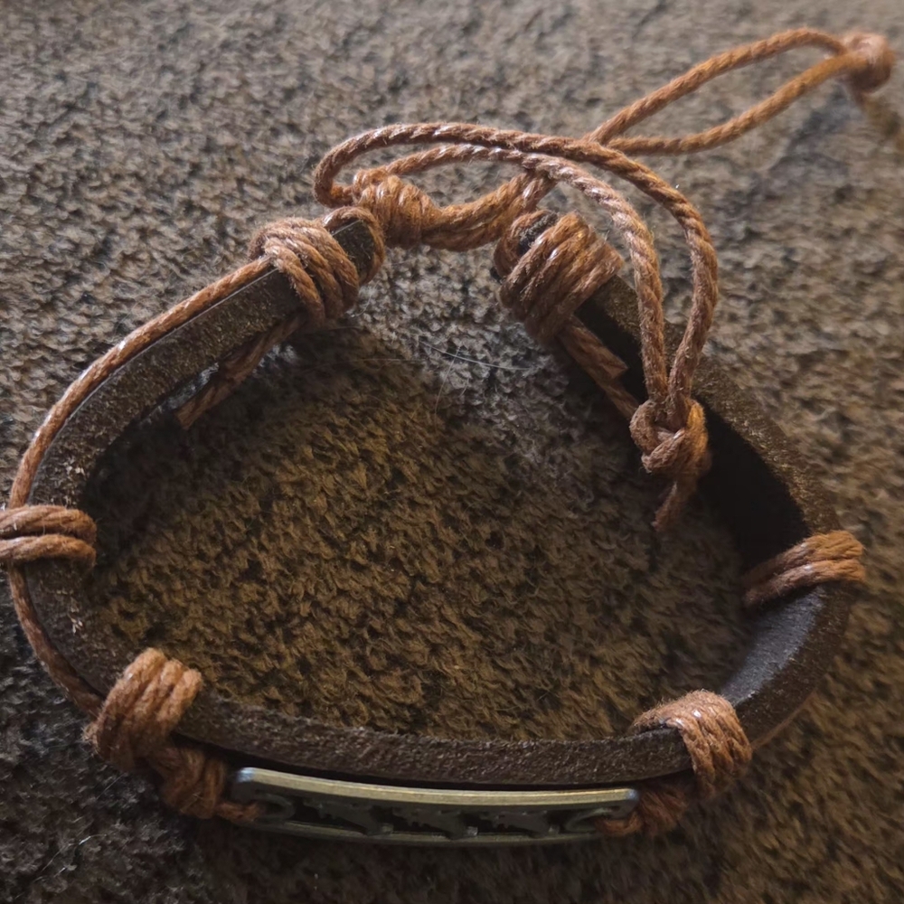 Leather Dolphin Pull-string Bracelet - Picture 4 of 5